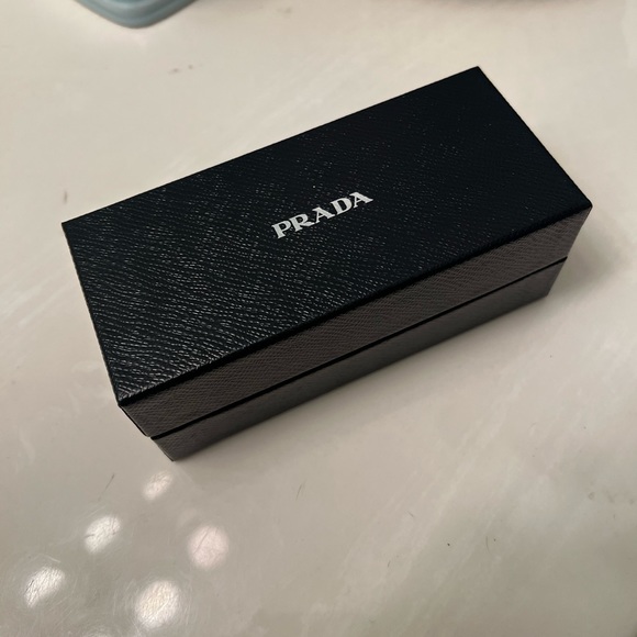 PRADA SPR 10V TORTOISE AUTHENTIC SUNGLASSES New in Box - Picture 10 of 10